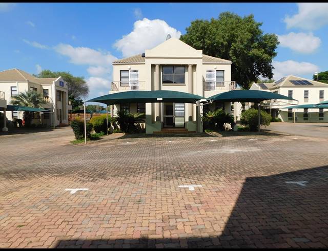 125M² OFFICE TO LET IN RANDPARK RIDGE